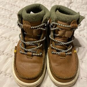 Hey dudes toddler winter boots size 9